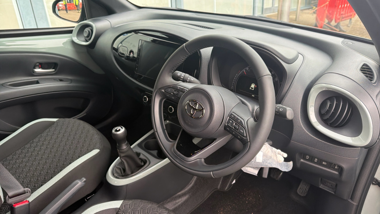 Toyota Aygo X 1.0 VVT-i Edge 5dr Petrol Hatchback